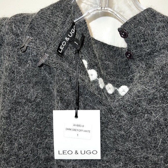 Leo and Ugo gray sweater with flower and crystal detail. Sz 1 - Picture 2 of 7